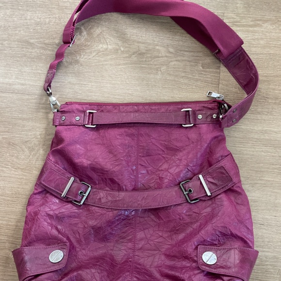 Matt & Nat cranberry pink crinkle vegan bag - Picture 2 of 6
